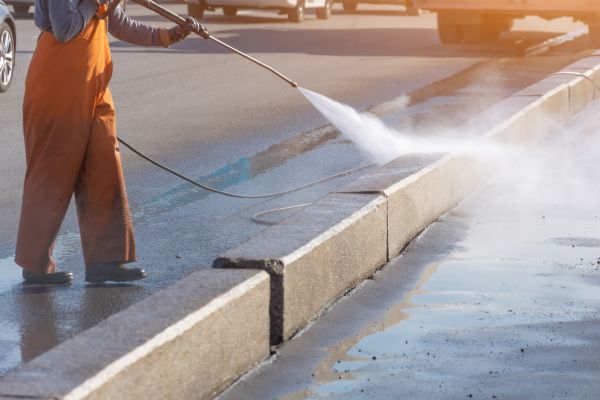 Commercial Concrete Cleaning in Milwaukee