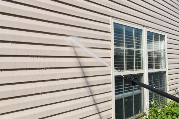Pressure Washing in Milwaukee